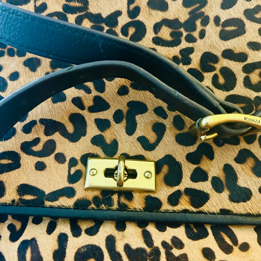 Cheetah Print Handbag with Gold Accents crossbody bag